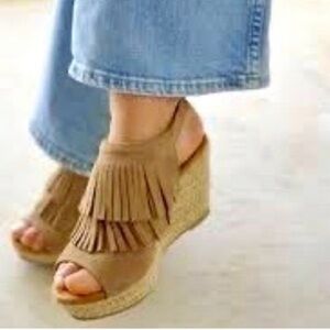 Minnetonka Ashley Suede Fringed Espadrille Wedge Sandal in Taupe Size 11